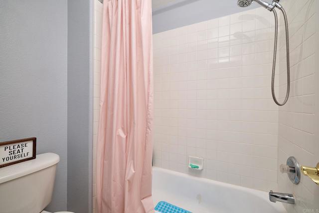 29720 Gracilior Drive, Escondido CA: https://media.crmls.org/mediaz/5d649cf6-5426-473d-a526-c4c783568c55.jpg