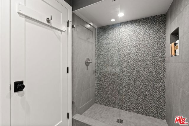 3134 Granville Avenue, Los Angeles CA: https://media.crmls.org/mediaz/5d653a19-3606-47cb-9fbd-64f11d9a666f.jpg