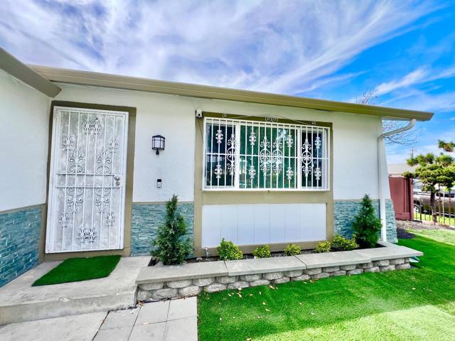 1151 Leeward Drive, San Jose CA: https://media.crmls.org/mediaz/5d65f20e-35bb-4e30-8475-fb78c0e340d9.jpg