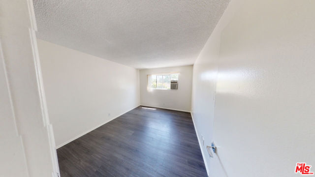 5236 Kester Avenue, Sherman Oaks CA: https://media.crmls.org/mediaz/5d660b38-dbfc-4243-b731-5ff9f8a52f74.jpg