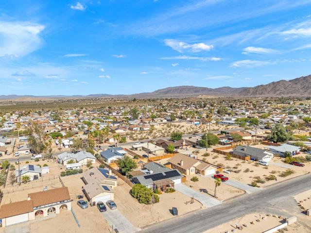 5343 Encelia Drive, 29 Palms CA: https://media.crmls.org/mediaz/5d66f414-a955-41ef-92e5-49712ace3439.jpg