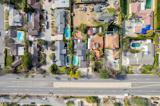 4917 Angeles Crest Highway, La Canada Flintridge CA: https://media.crmls.org/mediaz/5d6716cf-0909-4170-b9c2-d676c1fb5372.jpg