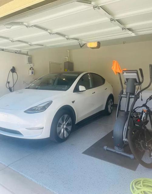 2030 Rosewood Drive, Hollister CA: https://media.crmls.org/mediaz/5d6810fb-1c73-4b36-b25b-954b7fbde2cf.jpg
