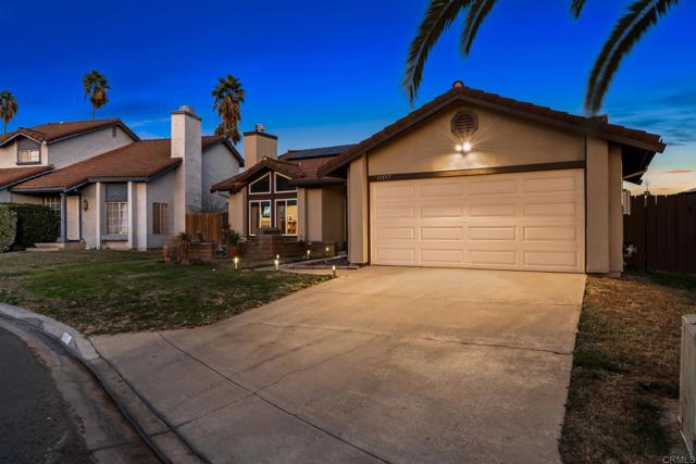 Home for Sale in Lakeside