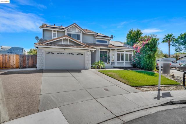 235 Pecan Pl, Brentwood CA: https://media.crmls.org/mediaz/5d68ae3a-9846-405f-bd0b-d4130ab7f29a.jpg