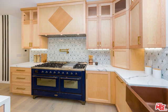 1441 Livonia Avenue, Los Angeles CA: https://media.crmls.org/mediaz/5d68af5a-b258-4f6c-bf8e-0e9050dee9b9.jpg