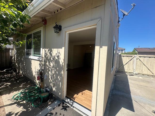 935 S Eldorado Street, San Mateo CA: https://media.crmls.org/mediaz/5d68ff3a-f05a-4f10-b4a3-c86f864b7a9f.jpg
