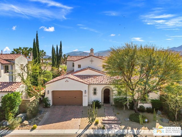 4284 Arcada Street, Palm Springs CA: https://media.crmls.org/mediaz/5d6b834e-2ad9-4b98-8a35-289109de761d.jpg