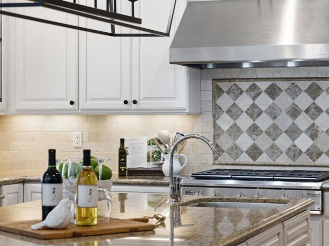 Image 12 of 55 For 345 Vine Street