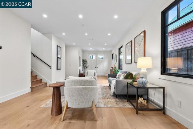 1045 Kains Ave, Albany CA: https://media.crmls.org/mediaz/5d6c427f-7e79-43e6-b5a2-239c22680af3.jpg