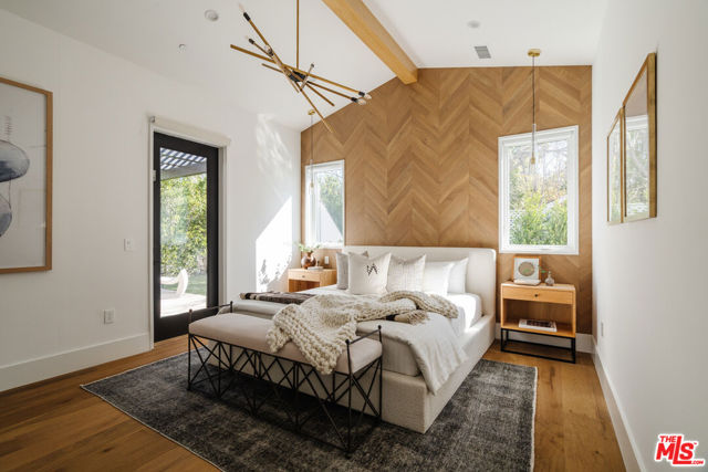 5328 Allott Avenue, Sherman Oaks CA: https://media.crmls.org/mediaz/5d6d2092-4760-4e93-8262-f2bd10c35625.jpg