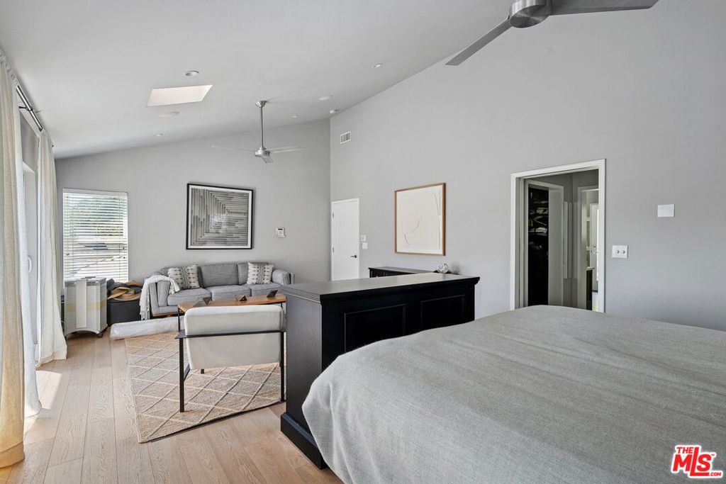 MLS #25556461 img 32