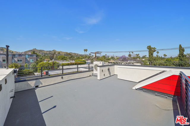 1204 N Orange, West Hollywood CA: https://media.crmls.org/mediaz/5d6d56de-5b35-4aaf-a8a2-5569333d530c.jpg
