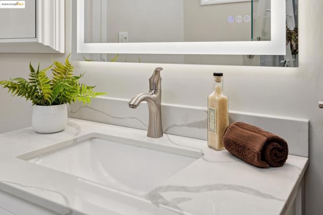 1034 Navellier St, El Cerrito CA: https://media.crmls.org/mediaz/5d6d86c3-e003-4a86-bdd3-a8fec86f2d25.jpg