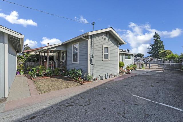 119 Ford Street, Watsonville CA: https://media.crmls.org/mediaz/5d6da2b3-96a2-488e-a13a-c6fc6124f78e.jpg