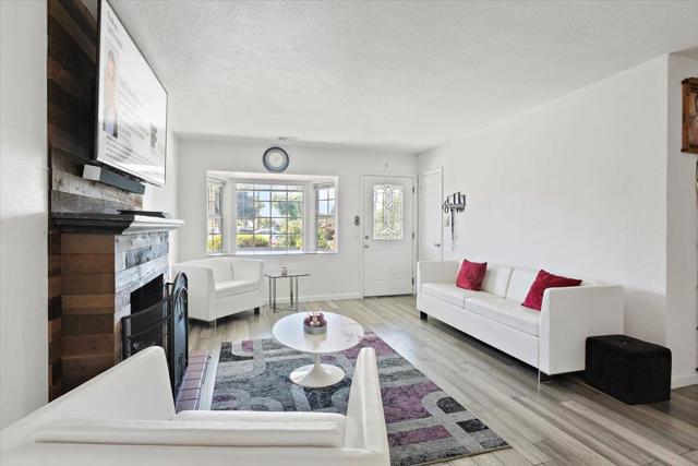 519 Longwood Court, Hayward CA: https://media.crmls.org/mediaz/5d6da497-5822-4620-80ea-07856a06b8aa.jpg