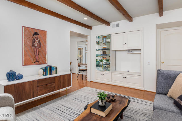 1200 S Orange Grove Boulevard, Pasadena CA: https://media.crmls.org/mediaz/5d6dbeab-54e3-4a05-8d04-9b660acfcea6.jpg