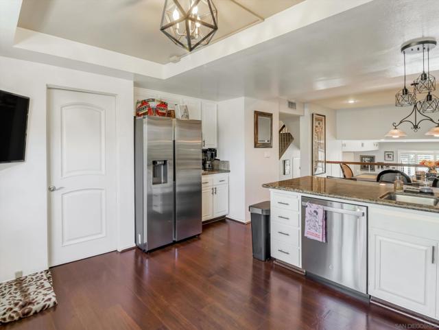 4804 La Villa Marina, Marina del Rey CA: https://media.crmls.org/mediaz/5d6e4ad7-47fb-489c-a1ce-957a37667274.jpg