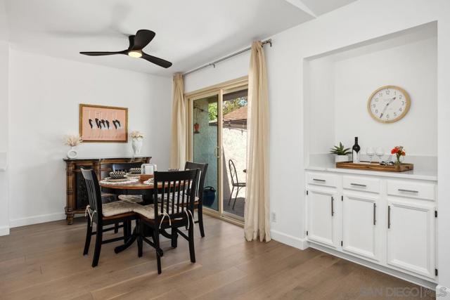 545 Shady Brook Pl, Escondido CA: https://media.crmls.org/mediaz/5d6e5da8-36c5-40e2-b9dc-f84b7fe03538.jpg
