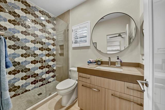 134 E Kavenish Drive, Rancho Mirage CA: https://media.crmls.org/mediaz/5d6e61aa-7499-407d-8fde-6ec1680141e1.jpg