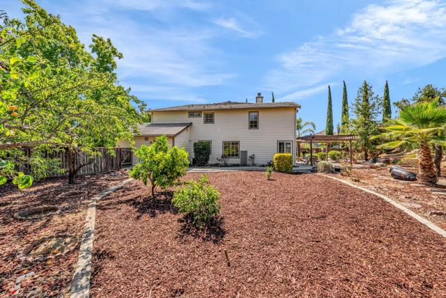6252 Placid Court, San Jose CA: https://media.crmls.org/mediaz/5d6e670a-8465-4c42-8404-db29498f8a65.jpg