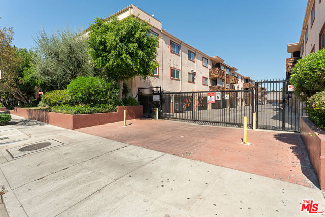 1 Bed Home for Sale in Los Angeles, California
