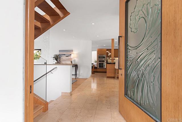 2127 Heather Ln, Del Mar CA: https://media.crmls.org/mediaz/5d6f0f5b-570c-4ec4-9753-de5642511ba1.jpg