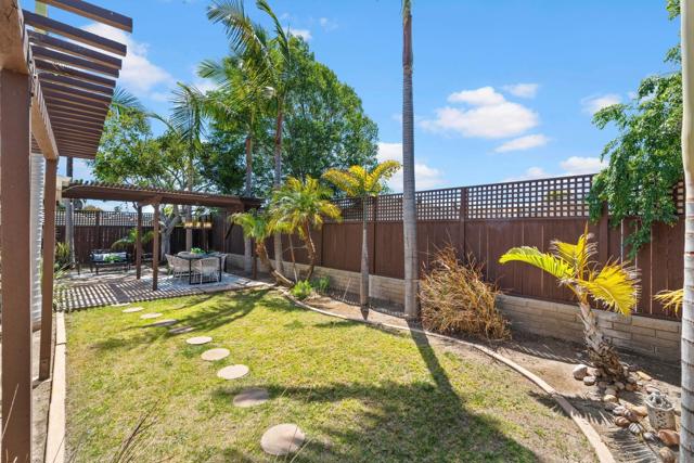 5370 Redding Rd, San Diego CA: https://media.crmls.org/mediaz/5d6f3ac9-c7d2-47d8-b89a-28a1884c5d70.jpg