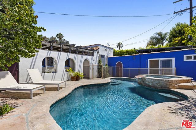 1335 S Sierra Bonita Avenue, Los Angeles CA: https://media.crmls.org/mediaz/5d6f4425-cd72-4bc1-bf23-557634e8fbaf.jpg