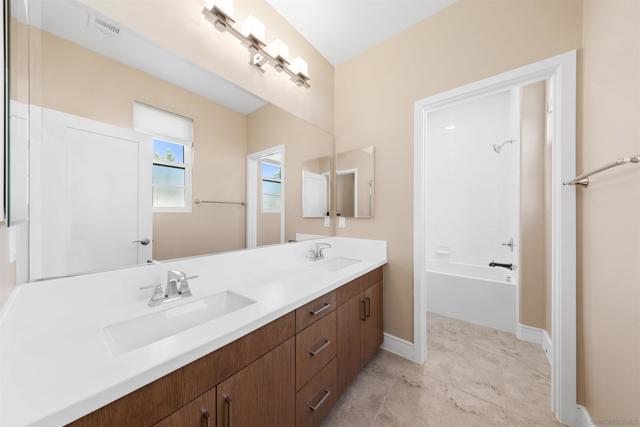 6749 Solterra Vista Pkwy, San Diego CA: https://media.crmls.org/mediaz/5d6fb6cd-9034-4c40-9006-a8b1dc964386.jpg
