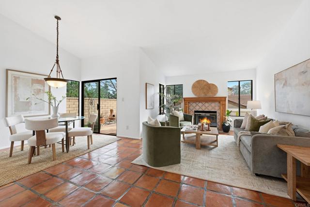 Detail Gallery Image 5 of 50 For 3694 Fallon Cir, San Diego,  CA 92130 - 2 Beds | 2 Baths