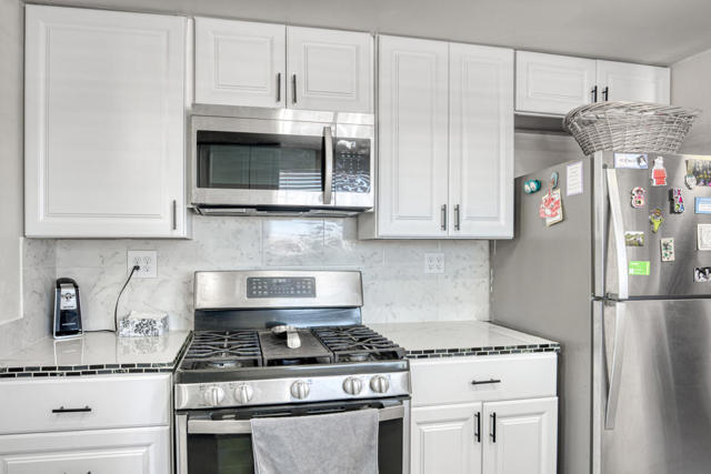 8588 Taft Court, Yucca Valley CA: https://media.crmls.org/mediaz/5d700bed-5c7f-416a-b21f-dac97300c996.jpg