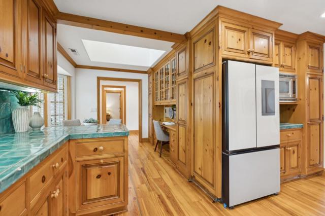 655 Berry Avenue, Los Altos CA: https://media.crmls.org/mediaz/5d70357e-bea4-46cd-8e01-b7727053d653.jpg