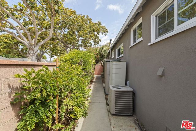 2500 Armour Lane, Redondo Beach, California 90278, 3 Bedrooms Bedrooms, 0 ,2 BathroomsBathrooms,Residential,For Sale,Armour,0,26853721