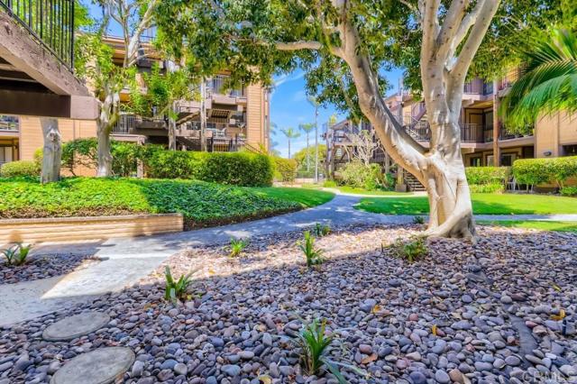 4014 Aguila Street, Carlsbad CA: https://media.crmls.org/mediaz/5d71926c-1fb0-4769-8132-00e5312f5e65.jpg
