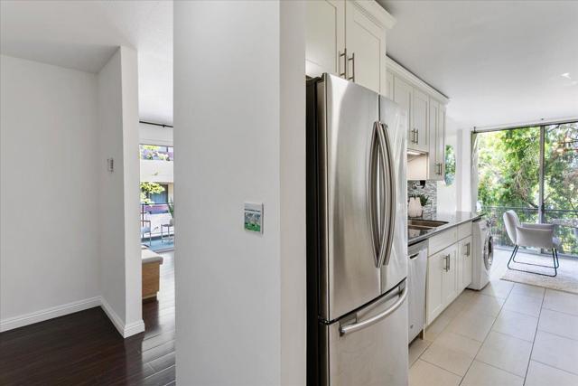455 Grant Avenue, Palo Alto CA: https://media.crmls.org/mediaz/5d71e416-57ce-4b12-a85c-23344d68ad7c.jpg