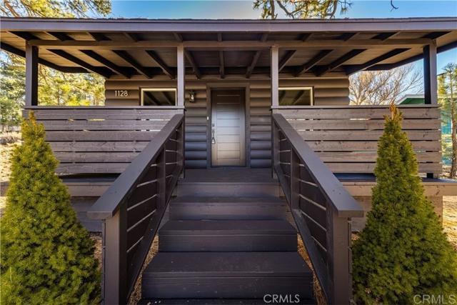 1128 E Country Club Blvd, Big Bear City CA: https://media.crmls.org/mediaz/5d71e928-ae53-4734-ad3f-7ef69f61cd4e.jpg