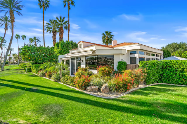 75295 St Andrews Court, Indian Wells CA: https://media.crmls.org/mediaz/5d721353-25aa-4852-9191-c32418bd9607.jpg