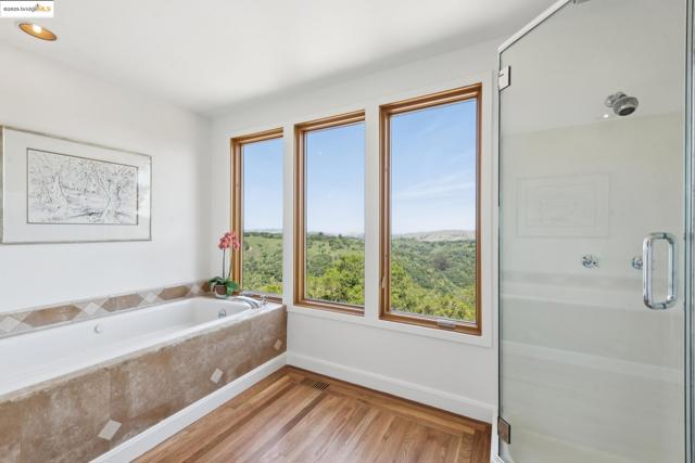12688 Brookpark Road, Oakland CA: https://media.crmls.org/mediaz/5d726805-d6f6-4dcb-b21c-14842995eaa1.jpg