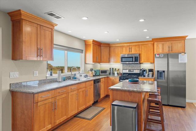 1263 Reservoir Road, Pescadero CA: https://media.crmls.org/mediaz/5d72fe97-622a-48b8-b712-9357f0b57452.jpg