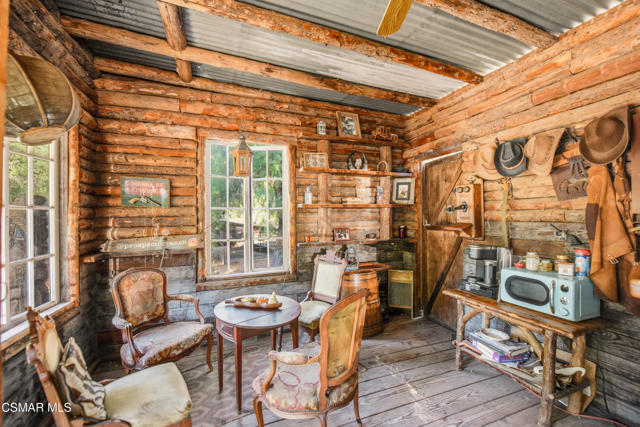 356 E Carlisle Road, Thousand Oaks CA: https://media.crmls.org/mediaz/5d73ba62-67ac-4bc3-a64a-7d82a3e37c2e.jpg