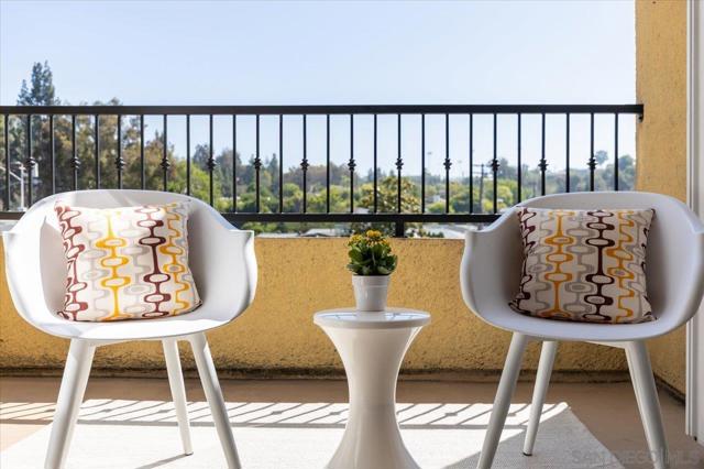 5055 Collwood Blvd, San Diego CA: https://media.crmls.org/mediaz/5d73d630-04fc-423f-842e-ac2b501cf9af.jpg