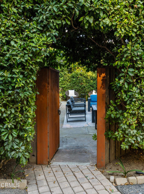 917 W W Victoria Street, Santa Barbara CA: https://media.crmls.org/mediaz/5d74031b-e554-4b5a-92ca-6c36d993ea7d.jpg
