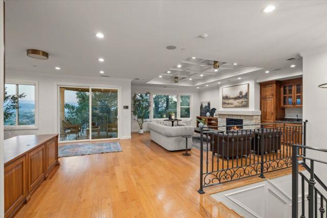 1750 Vista Del Sur, Gilroy CA: https://media.crmls.org/mediaz/5d74330f-cf20-4c80-a2c2-3400f4cf9cde.jpg