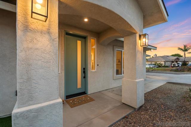 22916 Tombill Rd, Ramona CA: https://media.crmls.org/mediaz/5d74630d-c70f-4f5a-9732-a4bc07865818.jpg