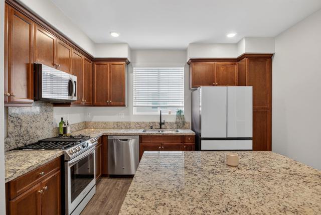 Detail Gallery Image 16 of 38 For 2860 Athens Rd #12,  Chula Vista,  CA 91915 - 4 Beds | 3/1 Baths