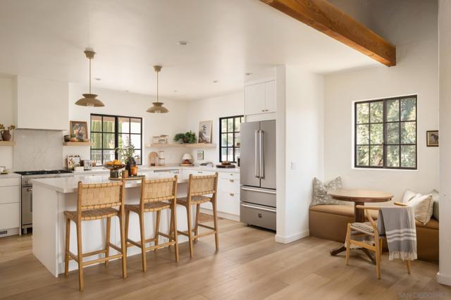 5615 Via Montellano, Bonsall CA: https://media.crmls.org/mediaz/5d760ccd-933f-4be1-9258-9f448ed7815c.jpg
