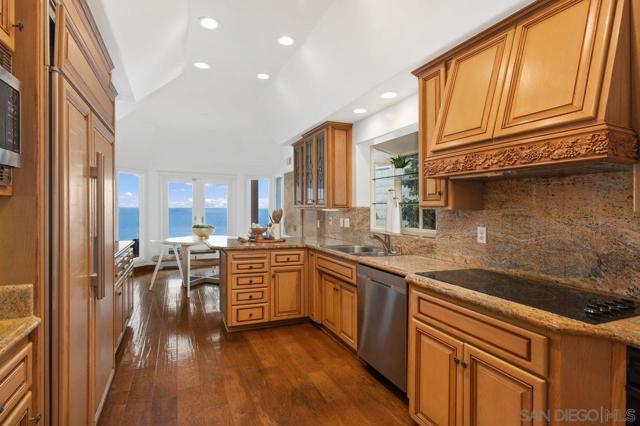 13 Breakers Isle, Dana Point, California 92629, 4 Bedrooms Bedrooms, ,3 BathroomsBathrooms,Single Family Residence,For Sale,Breakers Isle,240017490SD