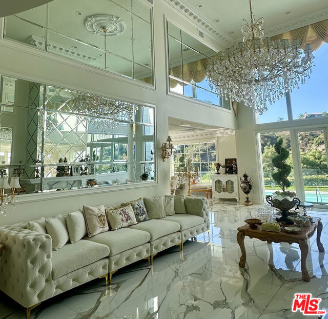 12408 Ridge Road, Los Angeles CA: https://media.crmls.org/mediaz/5d76a3ad-f3d8-4a94-b05c-60baeb37c720.jpg
