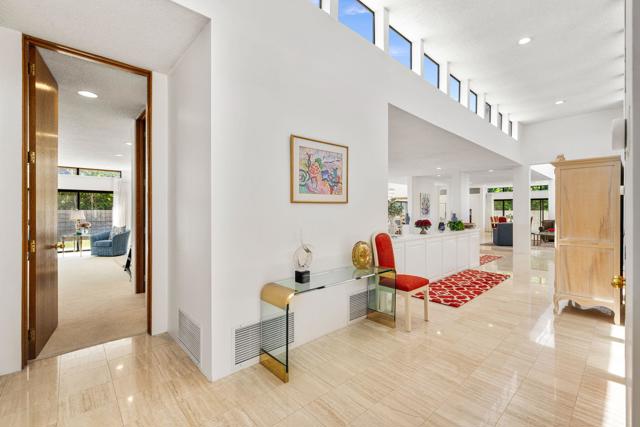 46220 Manitou Drive, Indian Wells CA: https://media.crmls.org/mediaz/5d770ea7-0d7b-4786-b925-d58a122fec8b.jpg